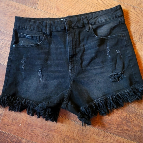 Fringed boho festival shorts - Picture 2 of 2